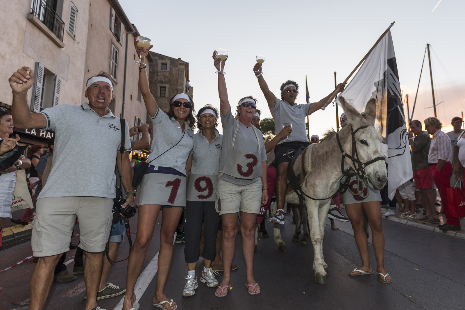 02 10 2014, Saint-Tropez (FRA,83), Voiles de Saint-Tropez 2014, Day 4, défilé des équipages   crew parade