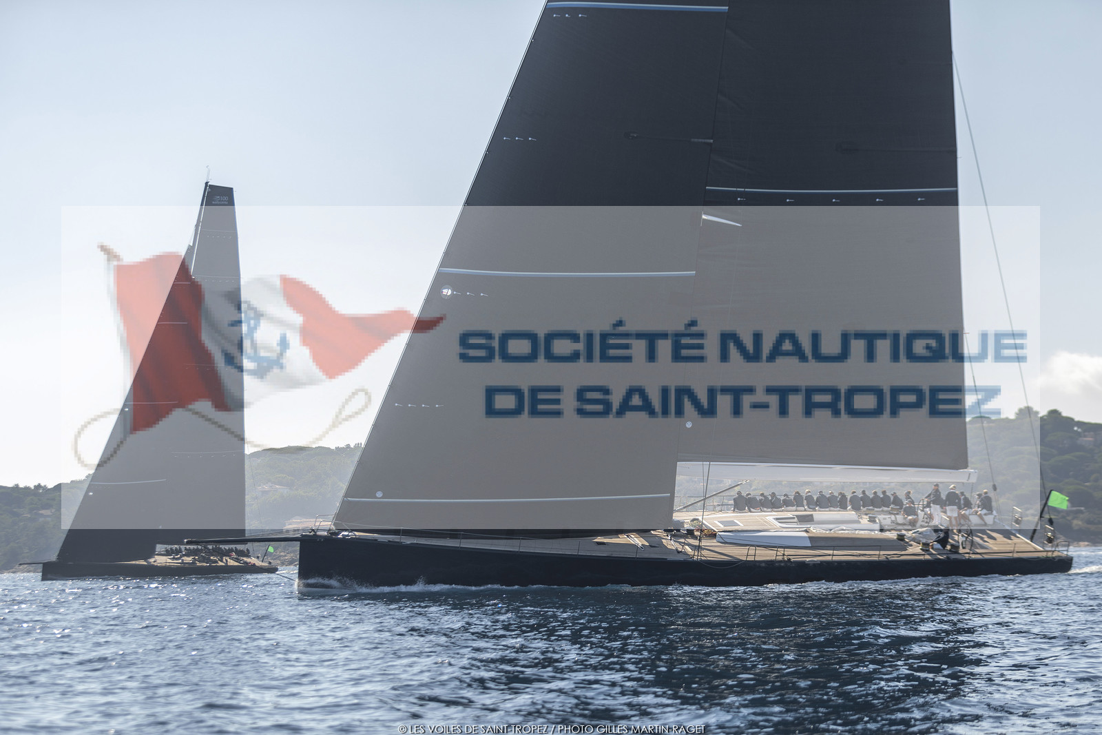 06 10 2022, Saint-Tropez (FRA,83), Voiles de Saint-Tropez 2022,  Maxis Club 55 Cupentre les deux Wallycento Magic Carpet Cubed et Tango, défi French Kiss vs Kiwi Magic 06 10 2022, Saint-Tropez (FRA,83), Voiles de Saint-Tropez 2022,  Maxis Club 55 Cupentre les deux Wallycento Magic Carpet Cubed et Tango, défi French Kiss vs Kiwi Magic