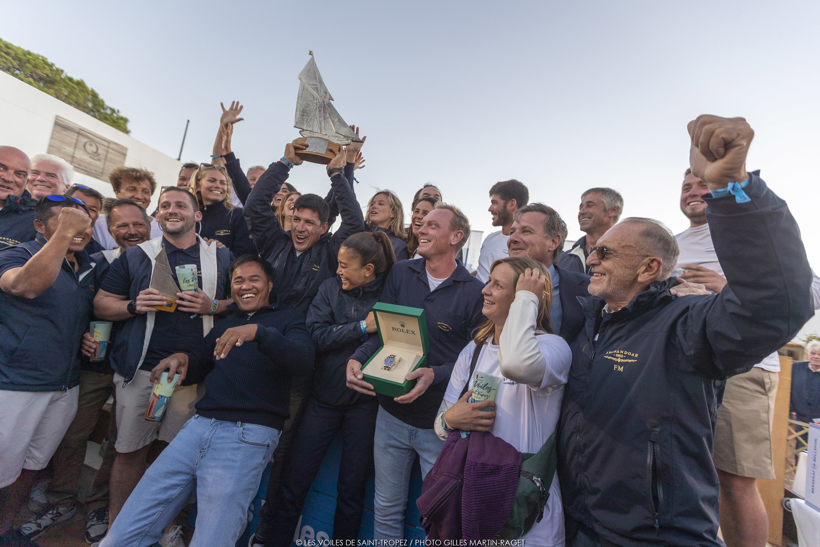 01 10 2022, Saint-Tropez (FRA,83), Voiles de Saint-Tropez 2022, Remise des prix, Shenandoah reçoit le Trophée Rolex 01 10 2022, Saint-Tropez (FRA,83), Voiles de Saint-Tropez 2022, Remise des prix, Shenandoah reçoit le Trophée Rolex