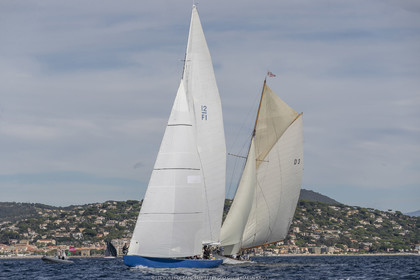 29  2022, Saint-Tropez (FRA,83), Les Voiles de Saint-Tropez 2022, journée des défis, Clu 55 Cup ,France 1 conrte Tuiga, équipage France 1