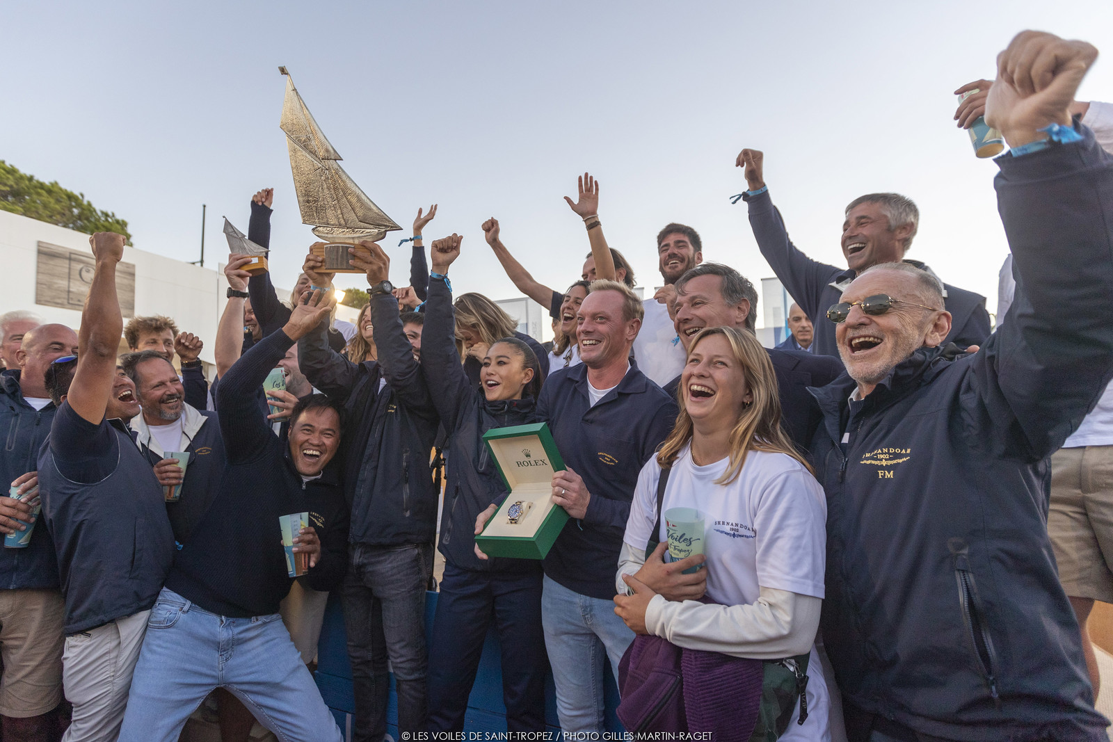 01 10 2022, Saint-Tropez (FRA,83), Voiles de Saint-Tropez 2022, Remise des prix, Shenandoah reçoit le Trophée Rolex 01 10 2022, Saint-Tropez (FRA,83), Voiles de Saint-Tropez 2022, Remise des prix, Shenandoah reçoit le Trophée Rolex