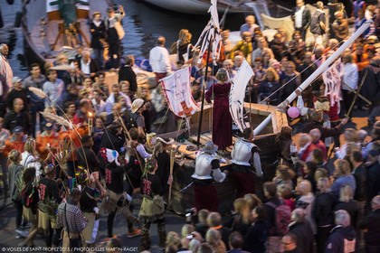 01 10 2025, Saint-Tropez (FRA,83) , Voioes de Saint-Tropez 2015, Day 4, Crew parade