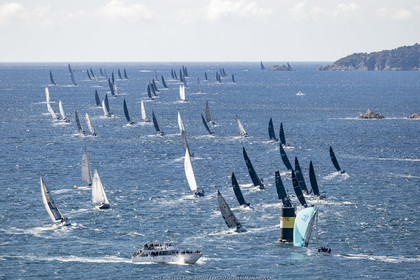 28 09 2022? Saint-Tropez,(FRA,83), Les Voiles de Saint-Tropez 2022 Régate N° 2 poup les modernes, navigation libre pour les grandes goélettes