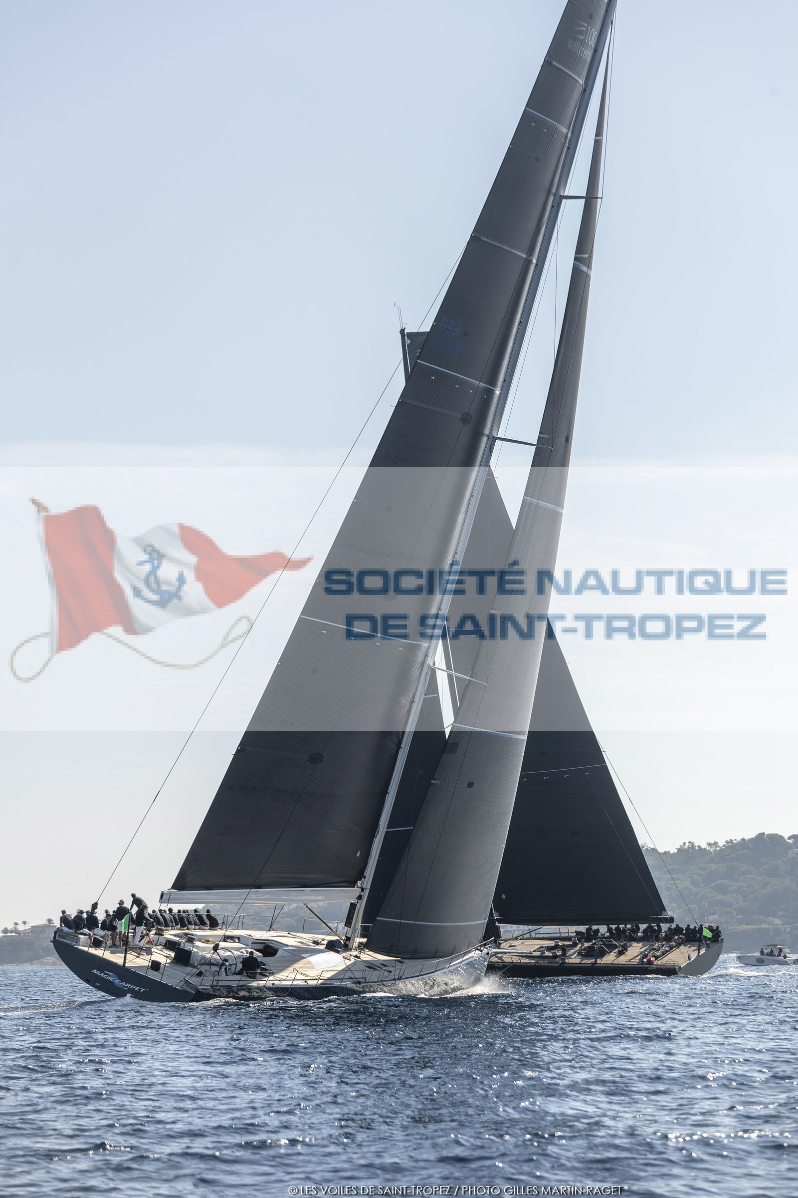 06 10 2022, Saint-Tropez (FRA,83), Voiles de Saint-Tropez 2022,  Maxis Club 55 Cupentre les deux Wallycento Magic Carpet Cubed et Tango, défi French Kiss vs Kiwi Magic 06 10 2022, Saint-Tropez (FRA,83), Voiles de Saint-Tropez 2022,  Maxis Club 55 Cupentre les deux Wallycento Magic Carpet Cubed et Tango, défi French Kiss vs Kiwi Magic