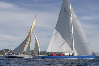 29  2022, Saint-Tropez (FRA,83), Les Voiles de Saint-Tropez 2022, journée des défis, Clu 55 Cup ,France 1 conrte Tuiga, équipage France 1