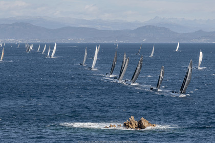 28 09 2022? Saint-Tropez,(FRA,83), Les Voiles de Saint-Tropez 2022 Régate N° 2 poup les modernes, navigation libre pour les grandes goélettes