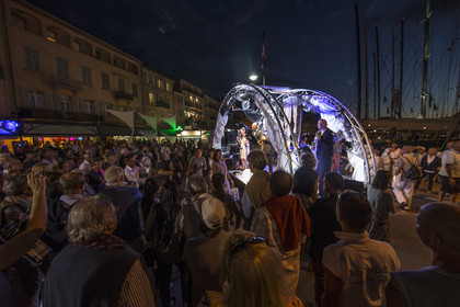02 10 2014, Saint-Tropez (FRA,83), Voiles de Saint-Tropez 2014, Day 4, défilé des équipages   crew parade