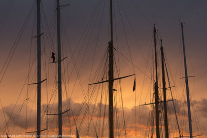 01 10 2025, Saint-Tropez (FRA,83) , Voioes de Saint-Tropez 2015, Day 4, Crew parade