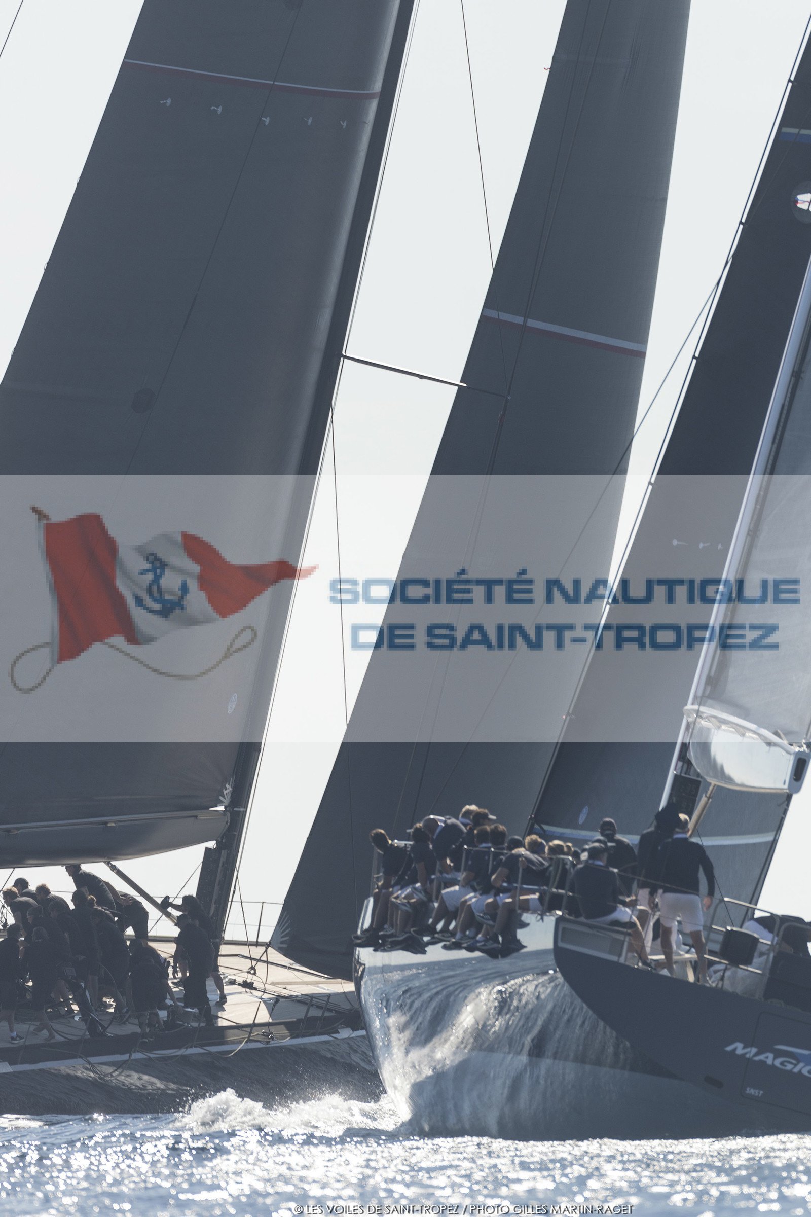 06 10 2022, Saint-Tropez (FRA,83), Voiles de Saint-Tropez 2022,  Maxis Club 55 Cupentre les deux Wallycento Magic Carpet Cubed et Tango, défi French Kiss vs Kiwi Magic 06 10 2022, Saint-Tropez (FRA,83), Voiles de Saint-Tropez 2022,  Maxis Club 55 Cupentre les deux Wallycento Magic Carpet Cubed et Tango, défi French Kiss vs Kiwi Magic