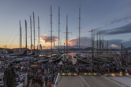 02 10 2014, Saint-Tropez (FRA,83), Voiles de Saint-Tropez 2014, Day 4, défilé des équipages   crew parade