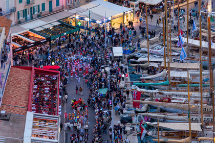 02 10 2025, Saint-Tropez (FRA), Les Voiles de SAint-Tropez 2025, Défilé des équipages