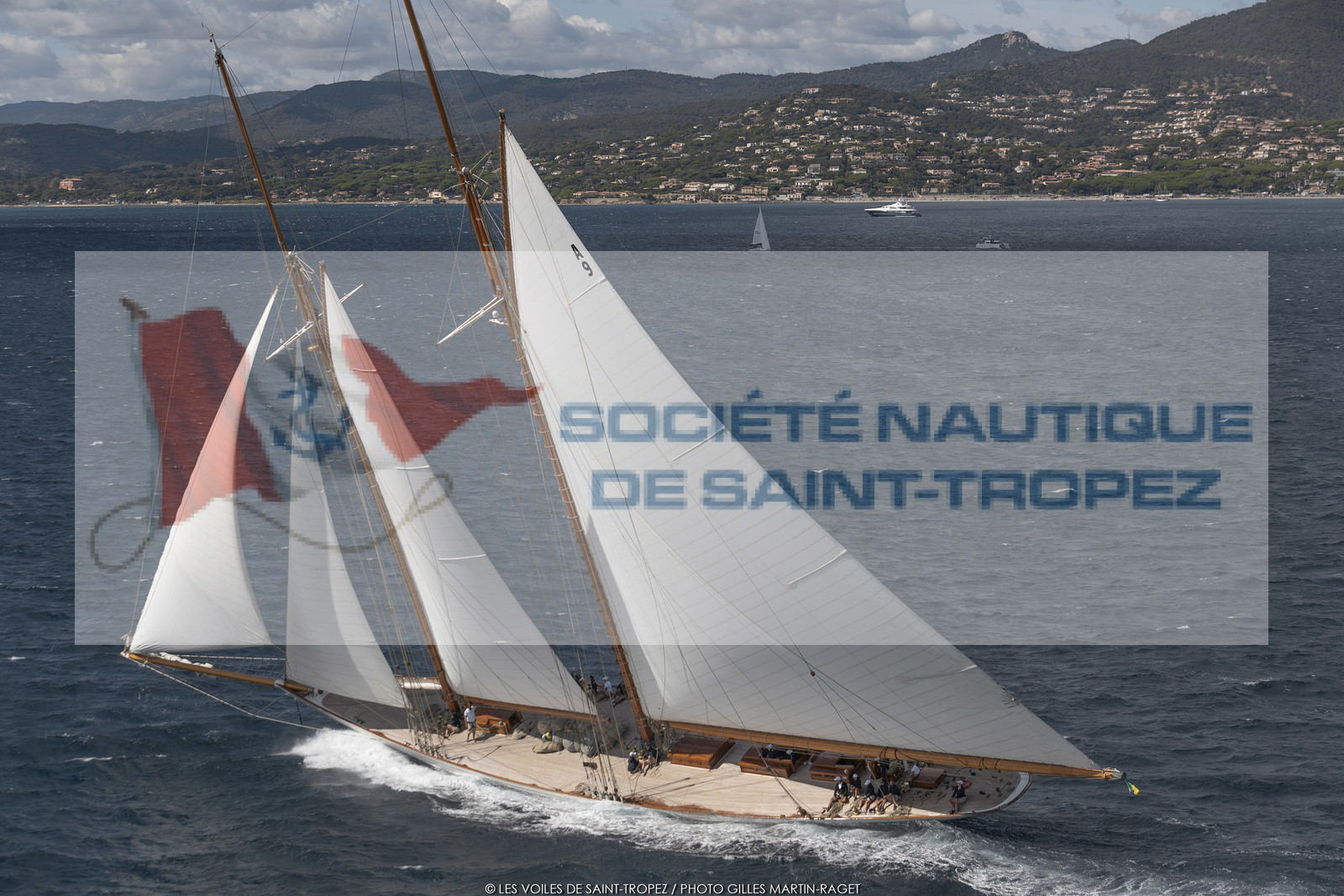 28 09 2022? Saint-Tropez,(FRA,83), Les Voiles de Saint-Tropez 2022 Régate N° 2 poup les modernes, navigation libre pour les grandes goélettes