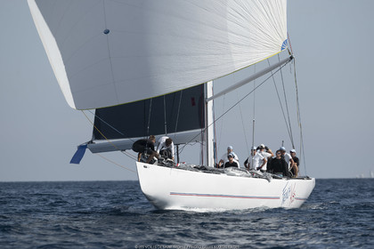 06 10 2022, Saint-Tropez (FRA,83), Voiles de Saint-Tropez 2022,  Maxis Club 55 Cupentre les deux Wallycento Magic Carpet Cubed et Tango, défi French Kiss vs Kiwi Magic