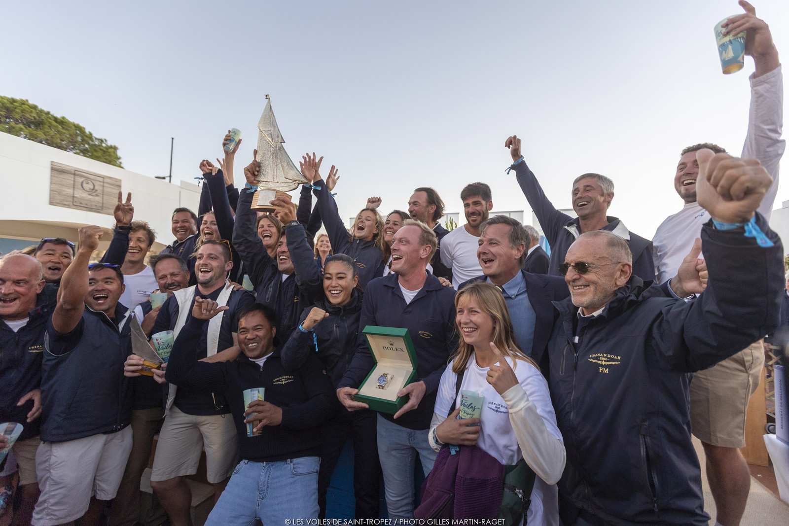 01 10 2022, Saint-Tropez (FRA,83), Voiles de Saint-Tropez 2022, Remise des prix, Shenandoah reçoit le Trophée Rolex 01 10 2022, Saint-Tropez (FRA,83), Voiles de Saint-Tropez 2022, Remise des prix, Shenandoah reçoit le Trophée Rolex
